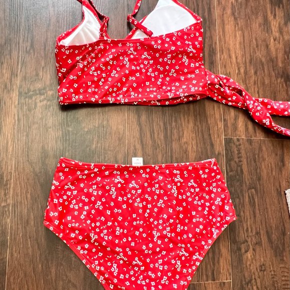 SHEIN Red ditsy print bikini, size medium, never worn - Picture 5 of 7